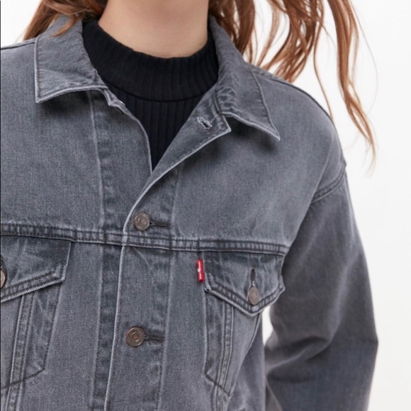 Levi’s Oversized Denim Trucker Jacket - Picture 3 of 5